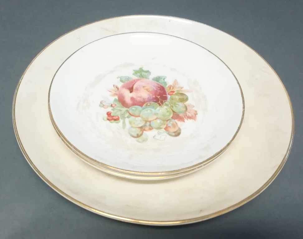 Faience plates 3 pcs.