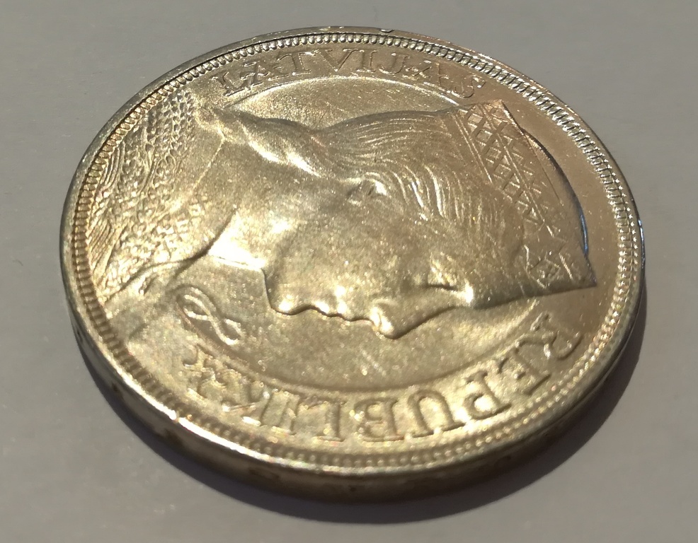 Серебряная монета Пять-латов - 1931
