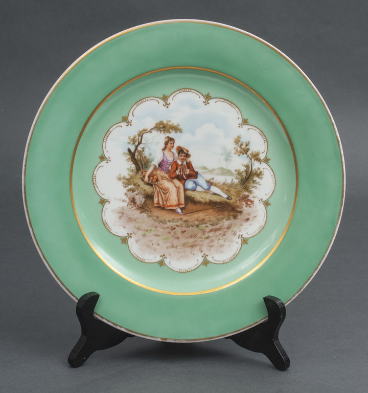 Porcelain plate