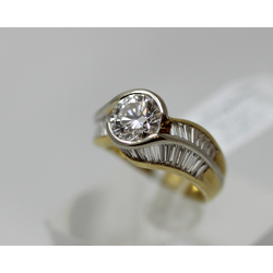 Золотое кольцо с бриллиантами GIANNI LAAZARO