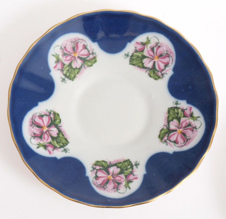 Porcelain service for 6 persons