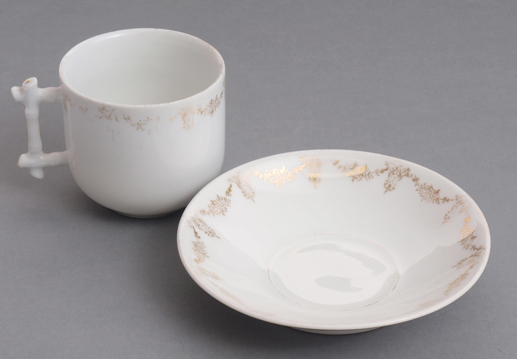 Couple of porcelain cup with saucer