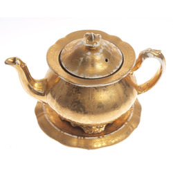 Porcelain kettle with tray