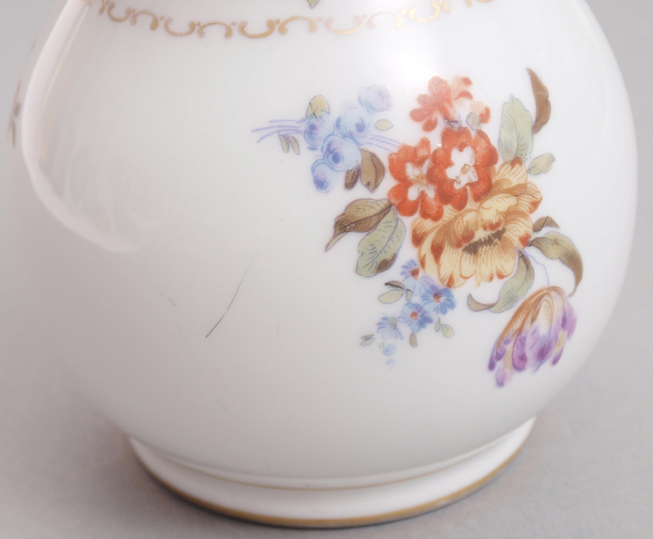 Porcelain vase 