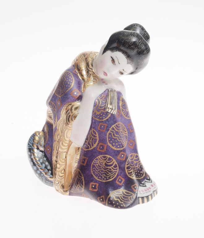 Porcelain figurine 