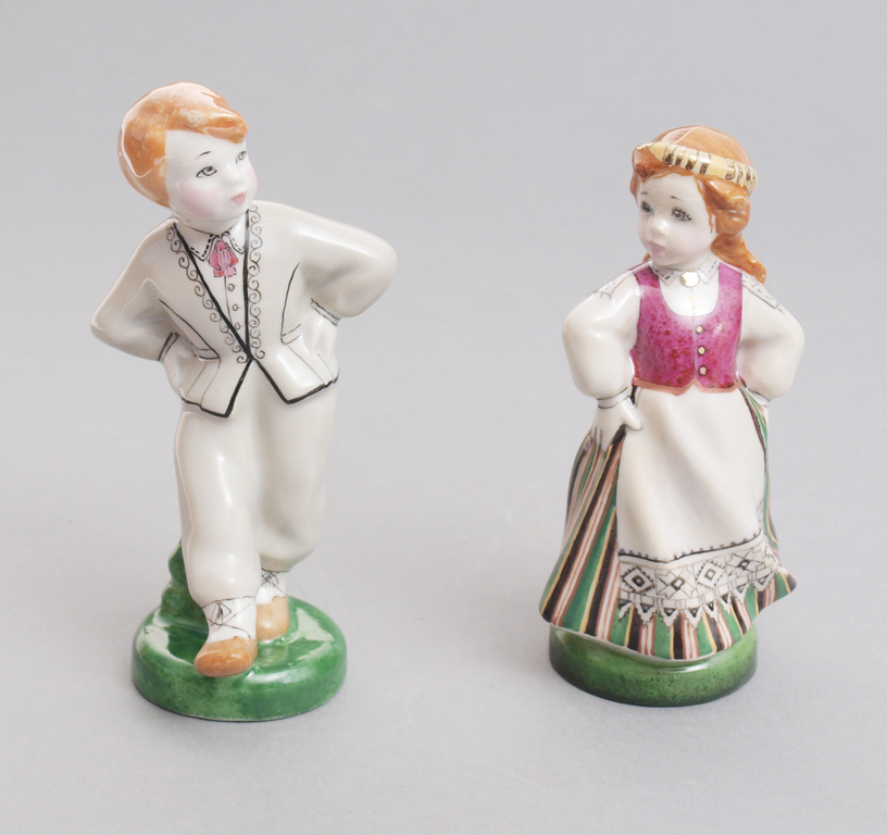 Porcelain figurines 2 pcs. 