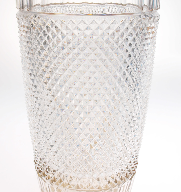 Crystal vase with guilding