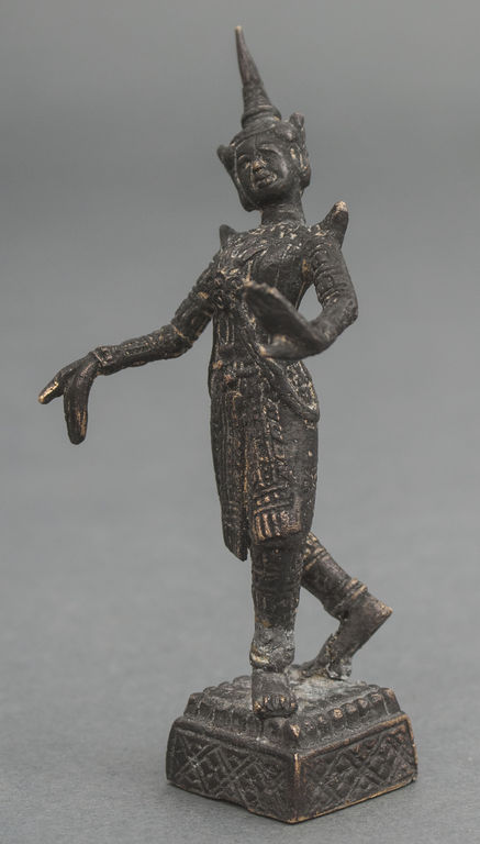 Bronze figurine 