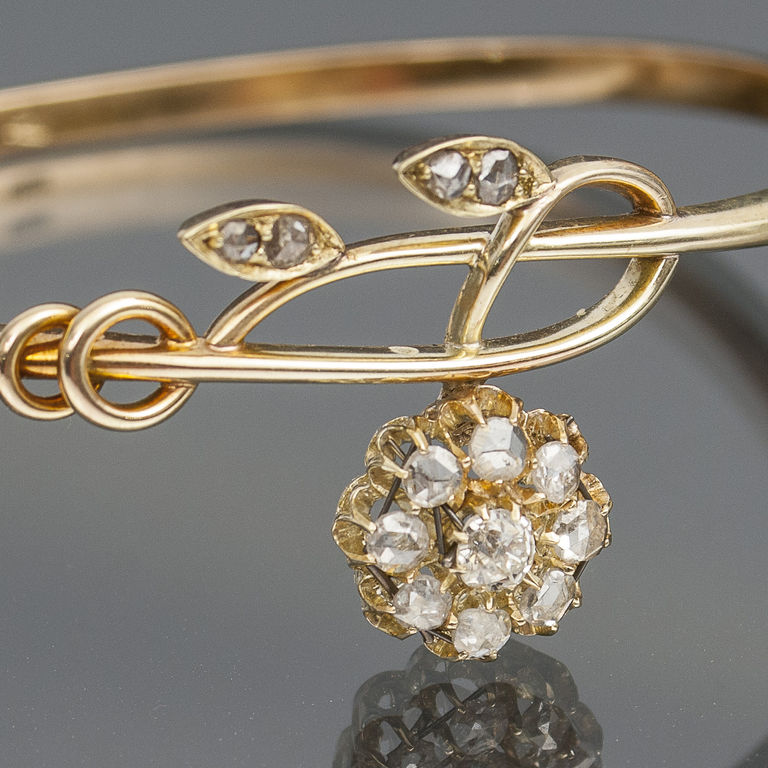 Bracelet with diamonds