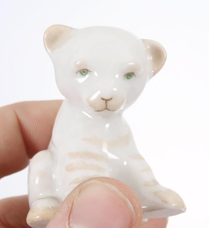 Porcelain figurine 