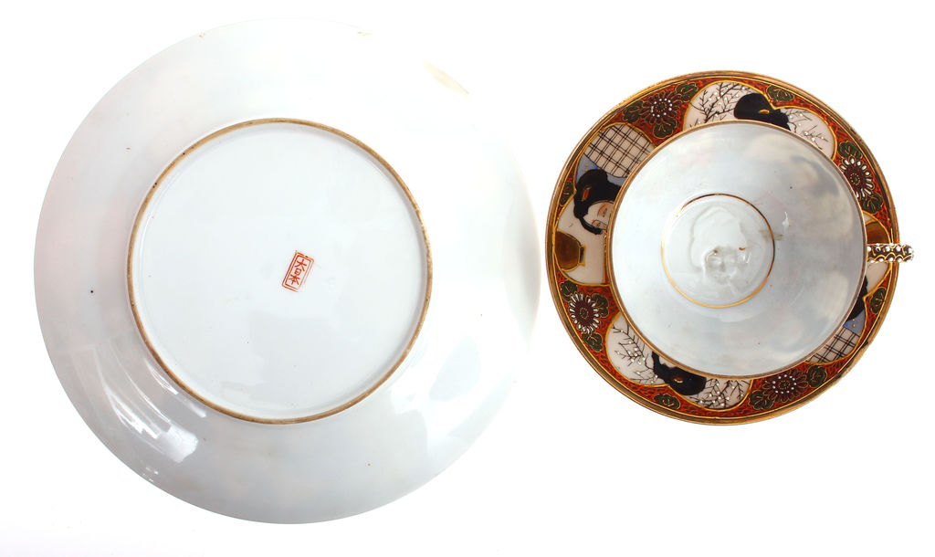 Porcelain cup with a saucer (Geisha motive)