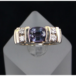 Ring with 4 diamonds and 1 sapphire-synthetic corundum duplex