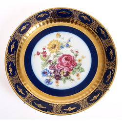 Decorative porcelain wall plate 