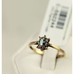 Золотое кольцо с аквамарина и бриллиантов