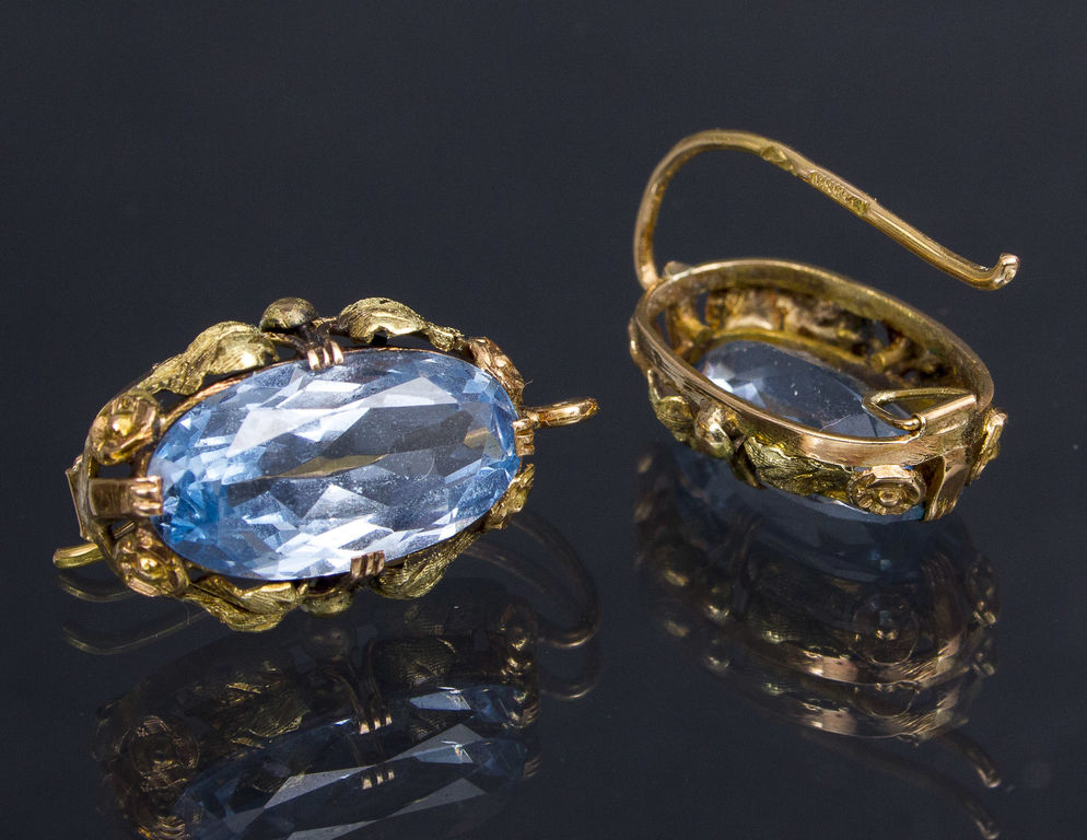 Gold set - earrings and ring with synthetic spinel