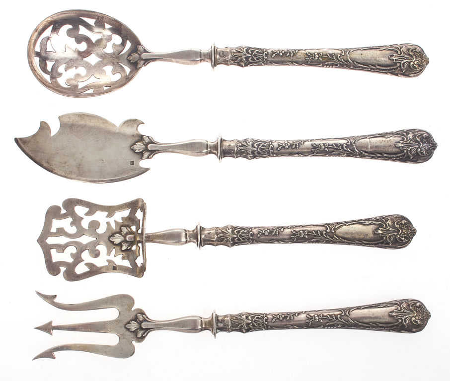 Silver cutlery set