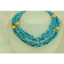 Necklace with colored magnesite