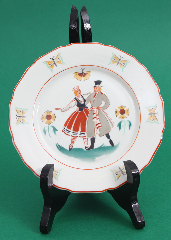 Porcelain plate 