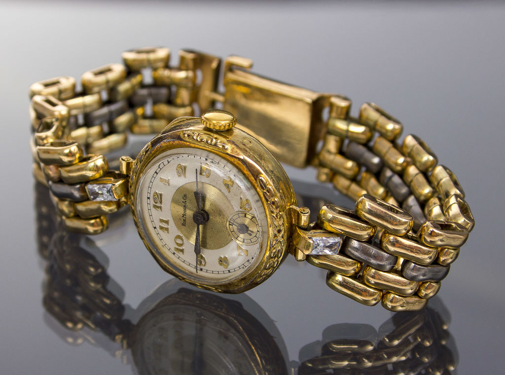 Zelta sieviešu rokas pulkstenis  Moser&Co