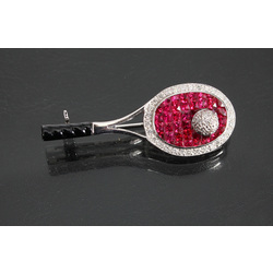 White gold brooch with brilliants and rubies 