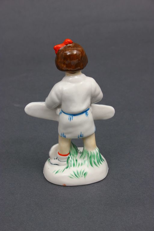 Porcelain figurine 