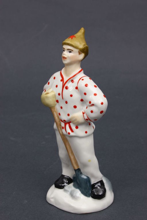 Porcelain figurine 