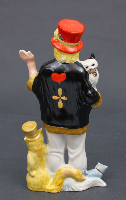 Porcelain figurine 