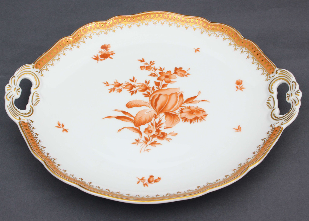 Porcelain bread plate