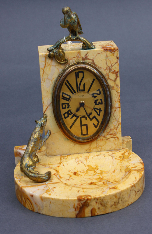 Bronze clock with marble finish