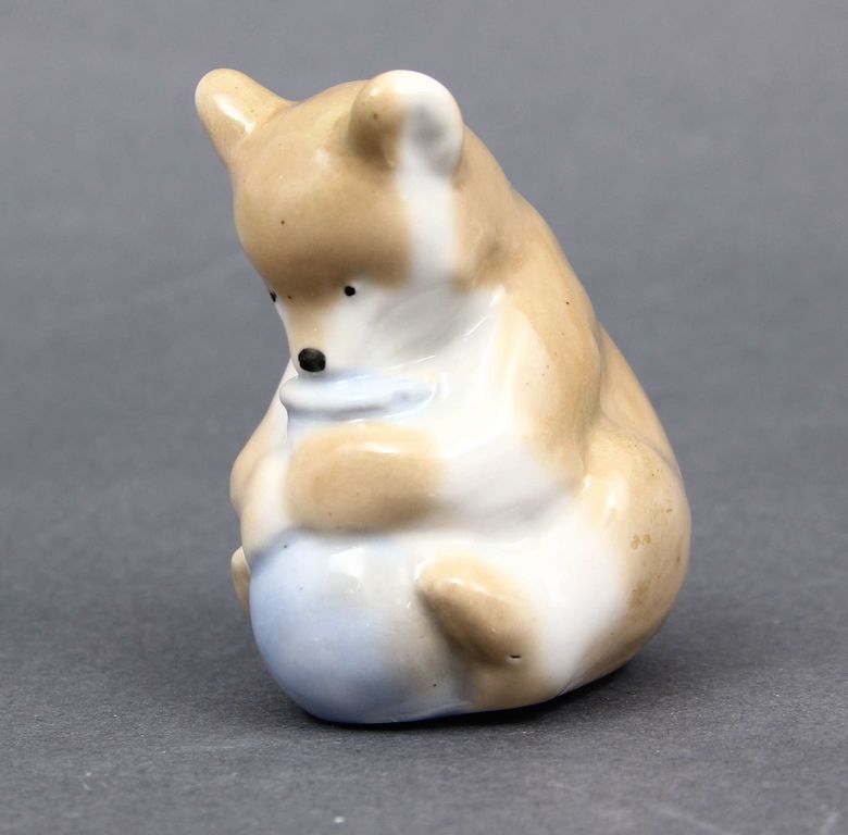 Porcelain figure 