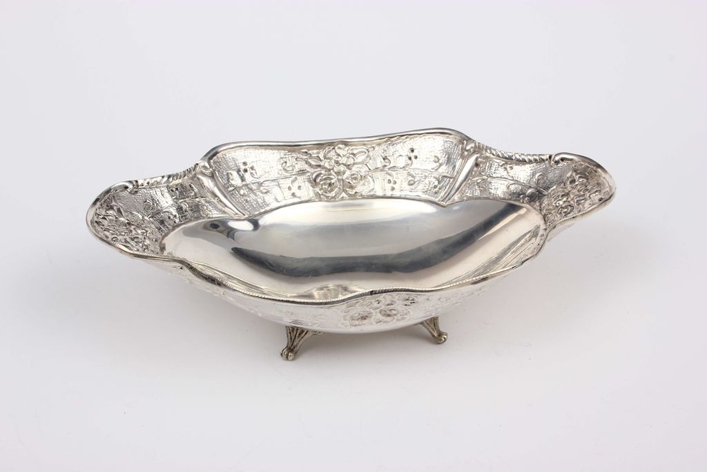 Silver candy utensil