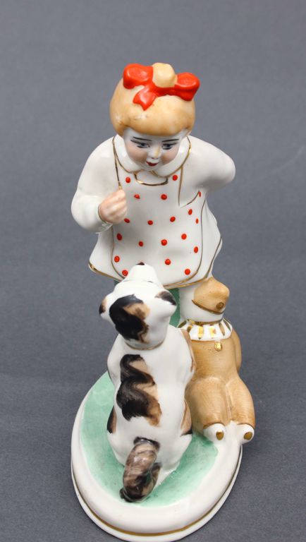 Porcelain figurine 