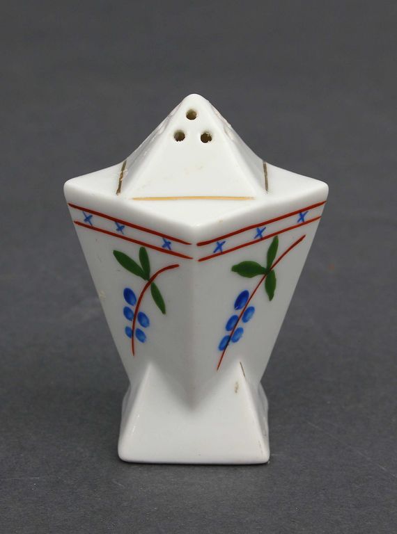 Porcelain spice utensil