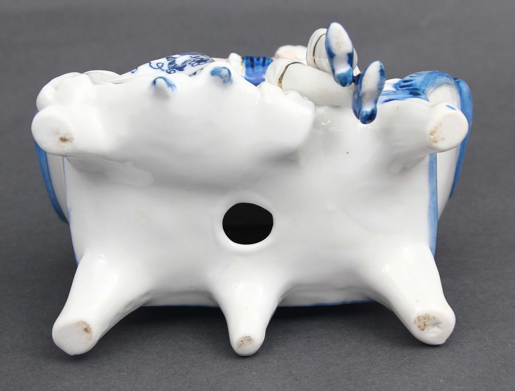 Porcelain figurine 