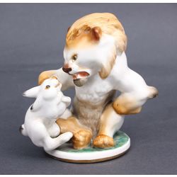 Фарфоровая статуэтка «Кролик и лев»
