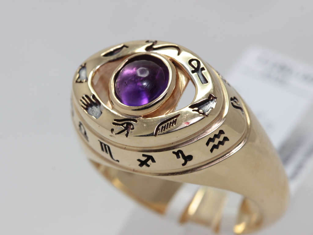 Gold ring with amethyst