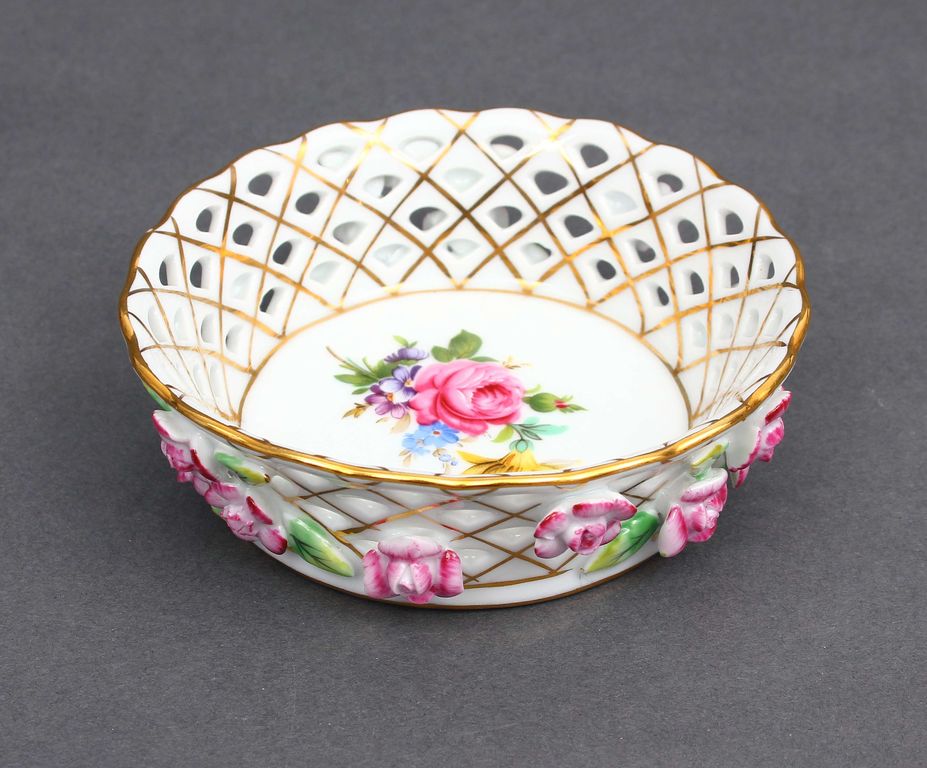 Porcelain utensil/ basket 