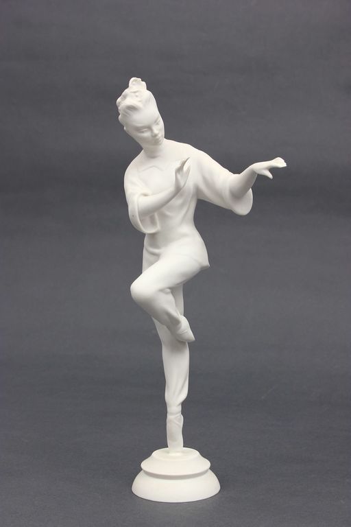 Porcelain figurine 