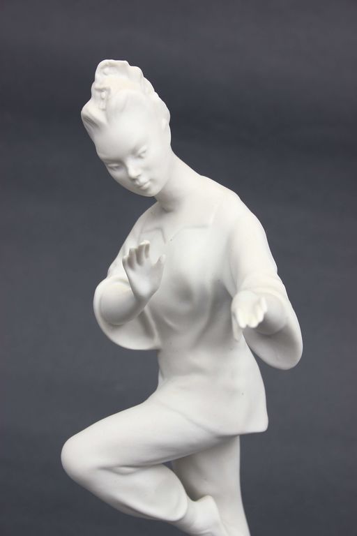 Porcelain figurine 