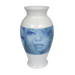 Porcelain vase 