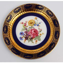 Decorative porcelain plate 