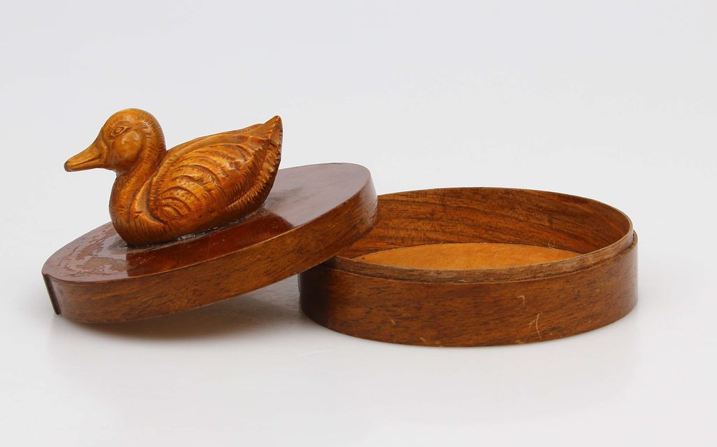 Round wooden chest 