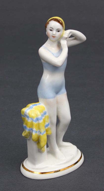 Porcelain figure “Young swimmer”