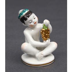 Porcelain figurine 