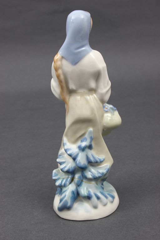 Porcelain figure 