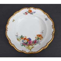 Painted porcelain plate