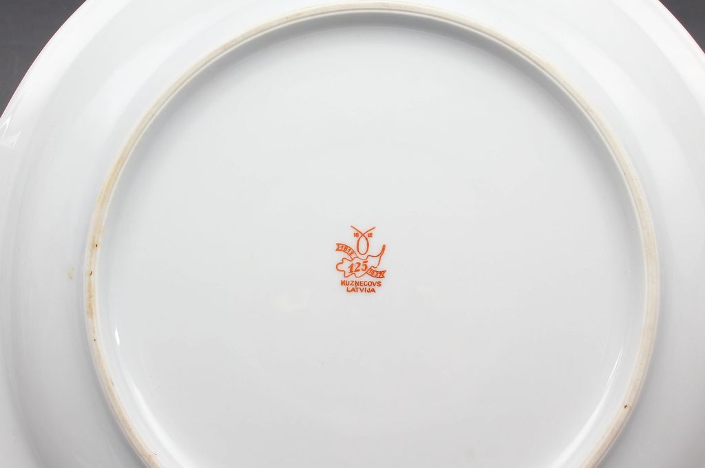 Porcelain serving plate 