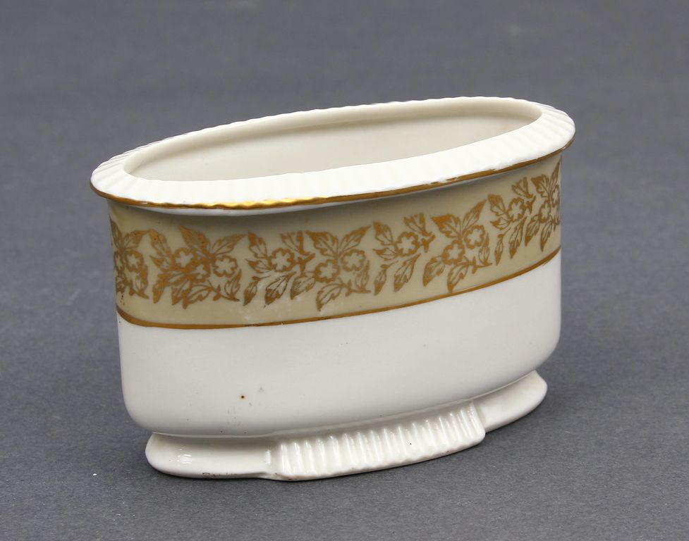 Porcelain napkin holder