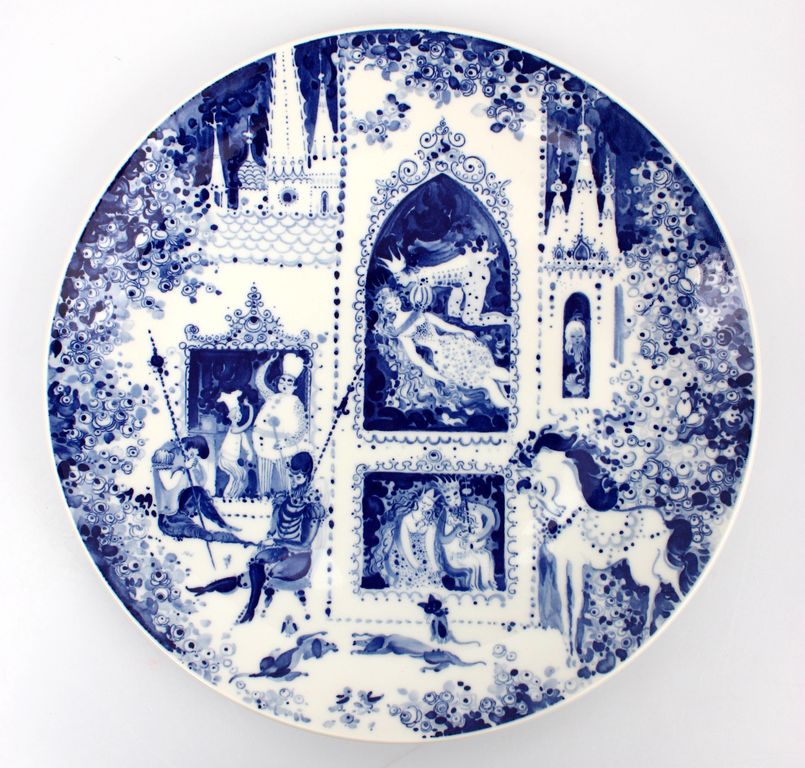Porcelāna dekoratīvais sienas šķīvis 