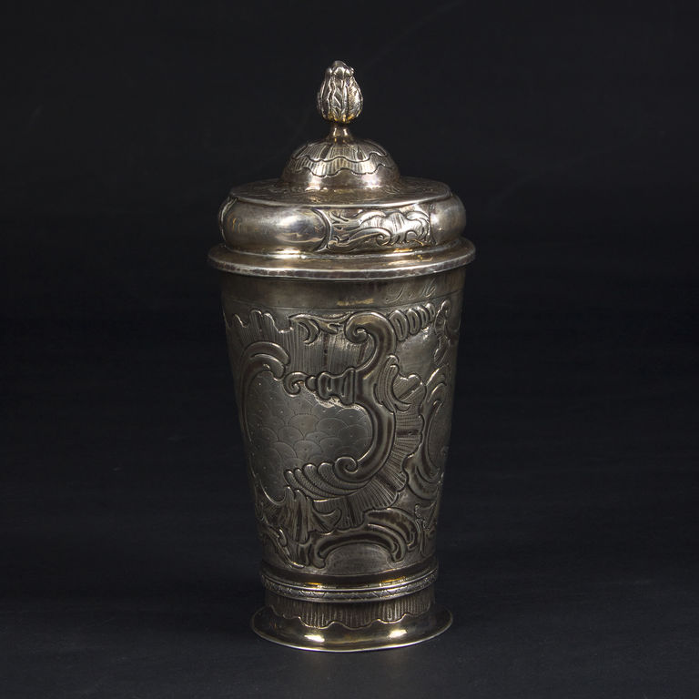 Silver cup with a lid from 1760